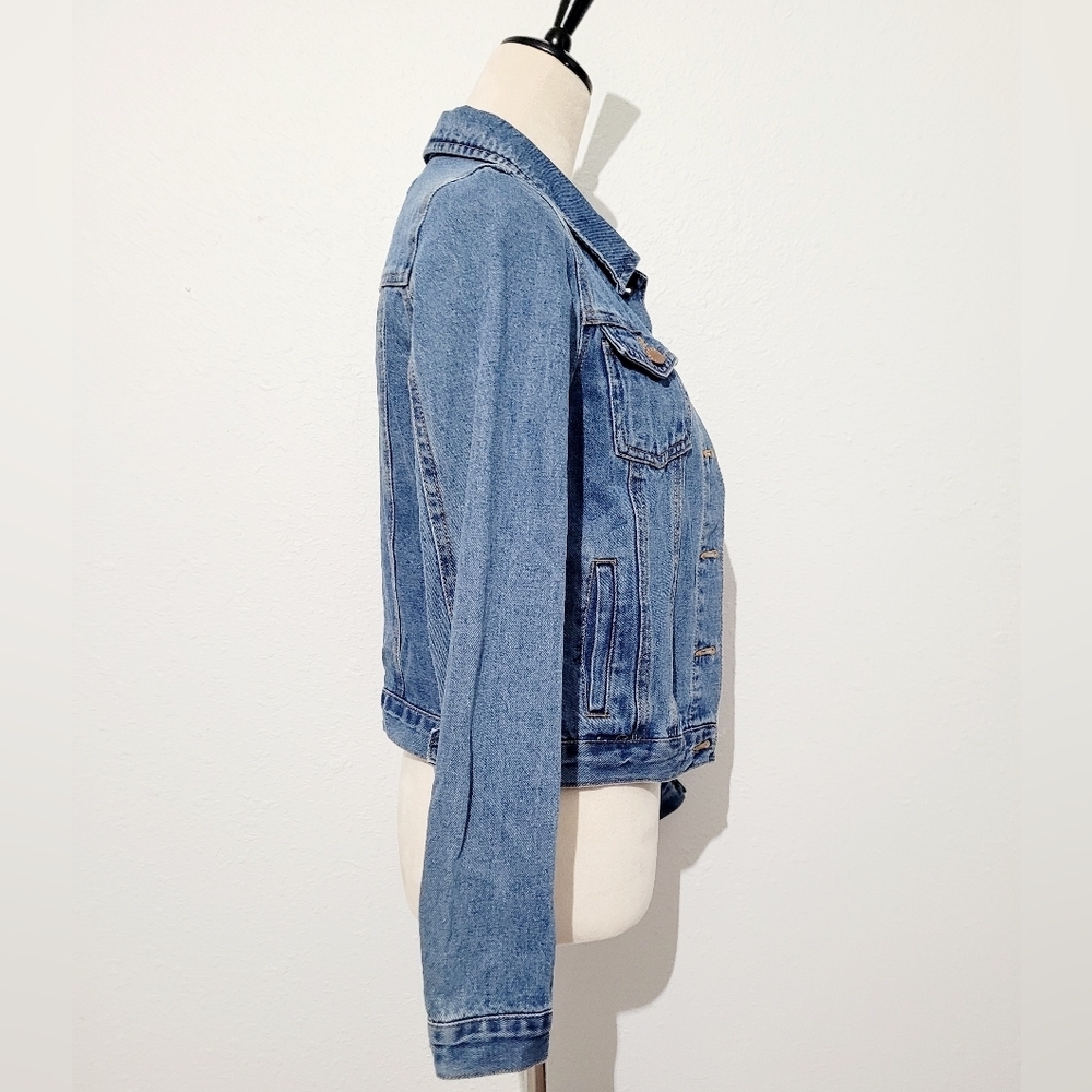 Forever 21 Womens Denim Jean Trucker Jacket Size Small Blue Classic 100% Cotton - Picture 4 of 13